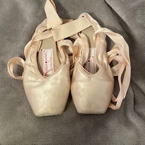 Pointe shoes